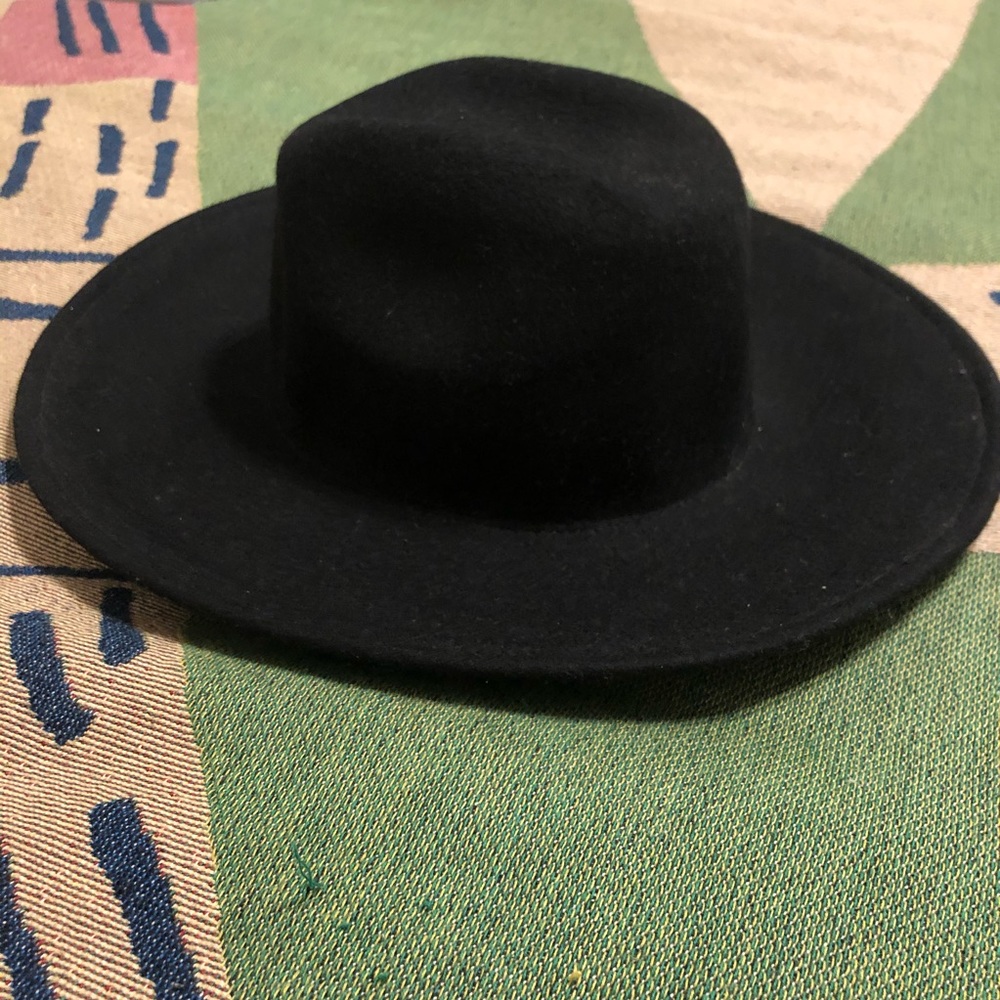 Ecote Black Hat